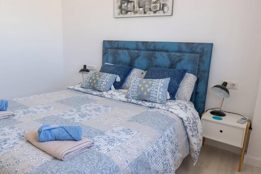 Casa Lilly-Rose: Villa Near Villamartin Plaza & Golf Exterior photo